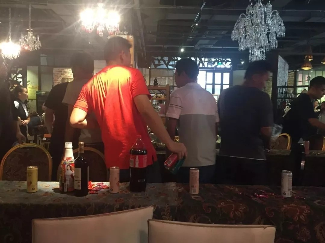 现场布置 鸿铭|全自动制盒机|天地盖成型机|全自动礼品盒机|-鸿铭机械